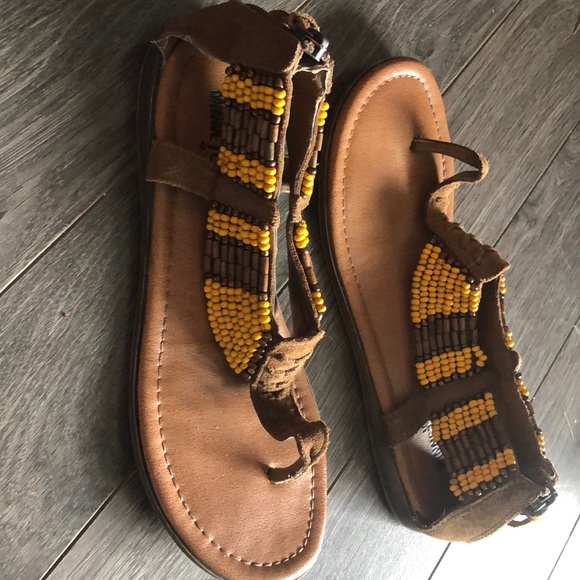 ⭐️SALE⭐️EUC Minnetonka Beaded/Suede Sandals sz 7 - Picture 3 of 4